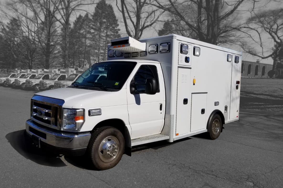 2016 Ford E350 Gas Type 3 AEV Used Ambulance For Sale 01