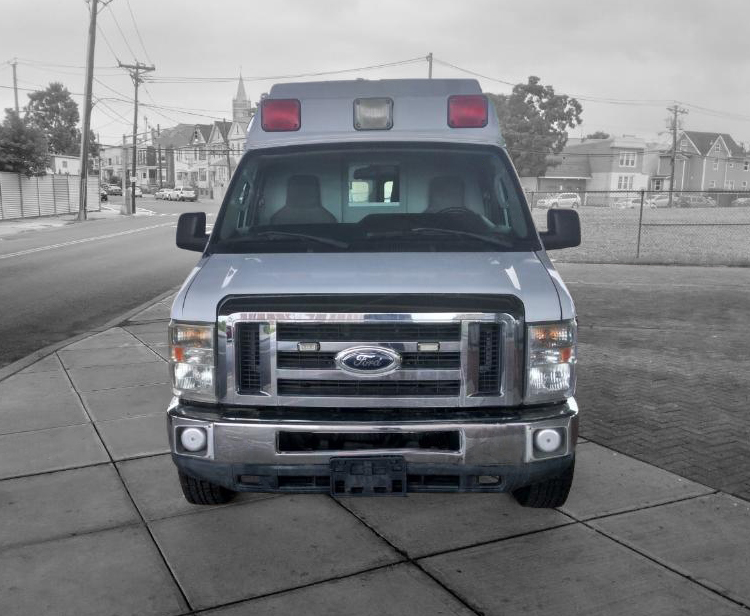 2009 Ford E350 Wheeled Coach Type 2 Ambulance 4