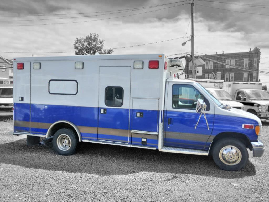2002 Ford E450 Type 3 Road Rescue Ambulance 1