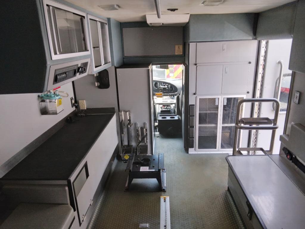 2002 Ford E450 Type 3 Road Rescue Ambulance 5
