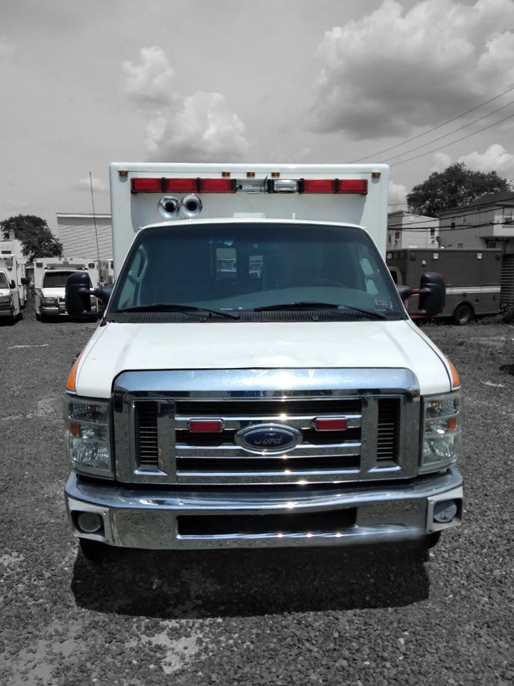 2008 Ford E350 Type 3 Medix Ambulance 4