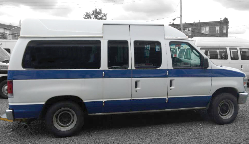2008 Ford Wheel Chair Van Ambulance 1