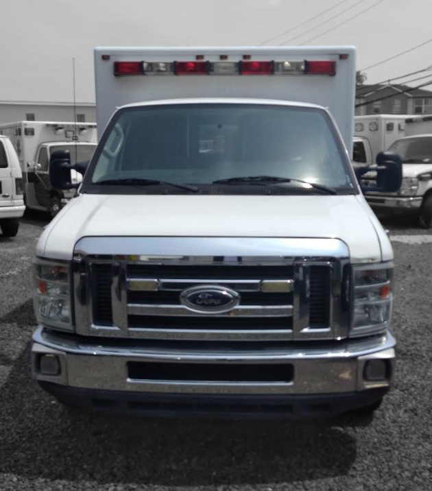 2010 Ford E350 Diesel Type 3 Medix Ambulance 4