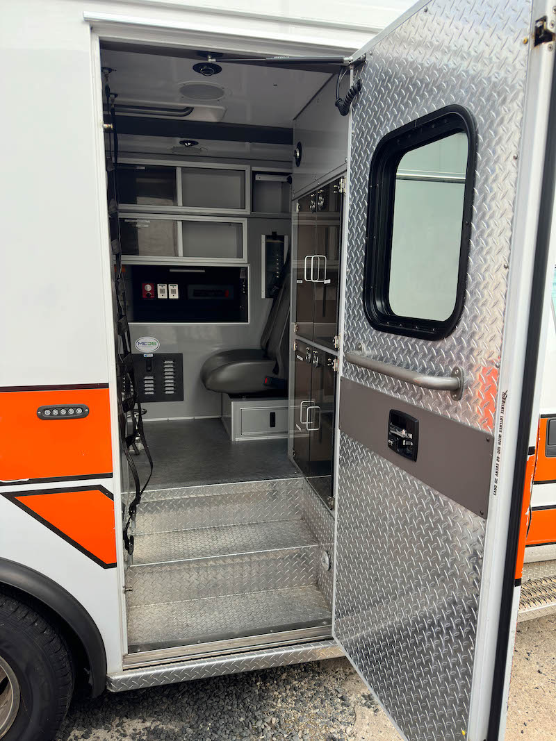 2014 Ford Type 1 AEV Ambulance_6_09676