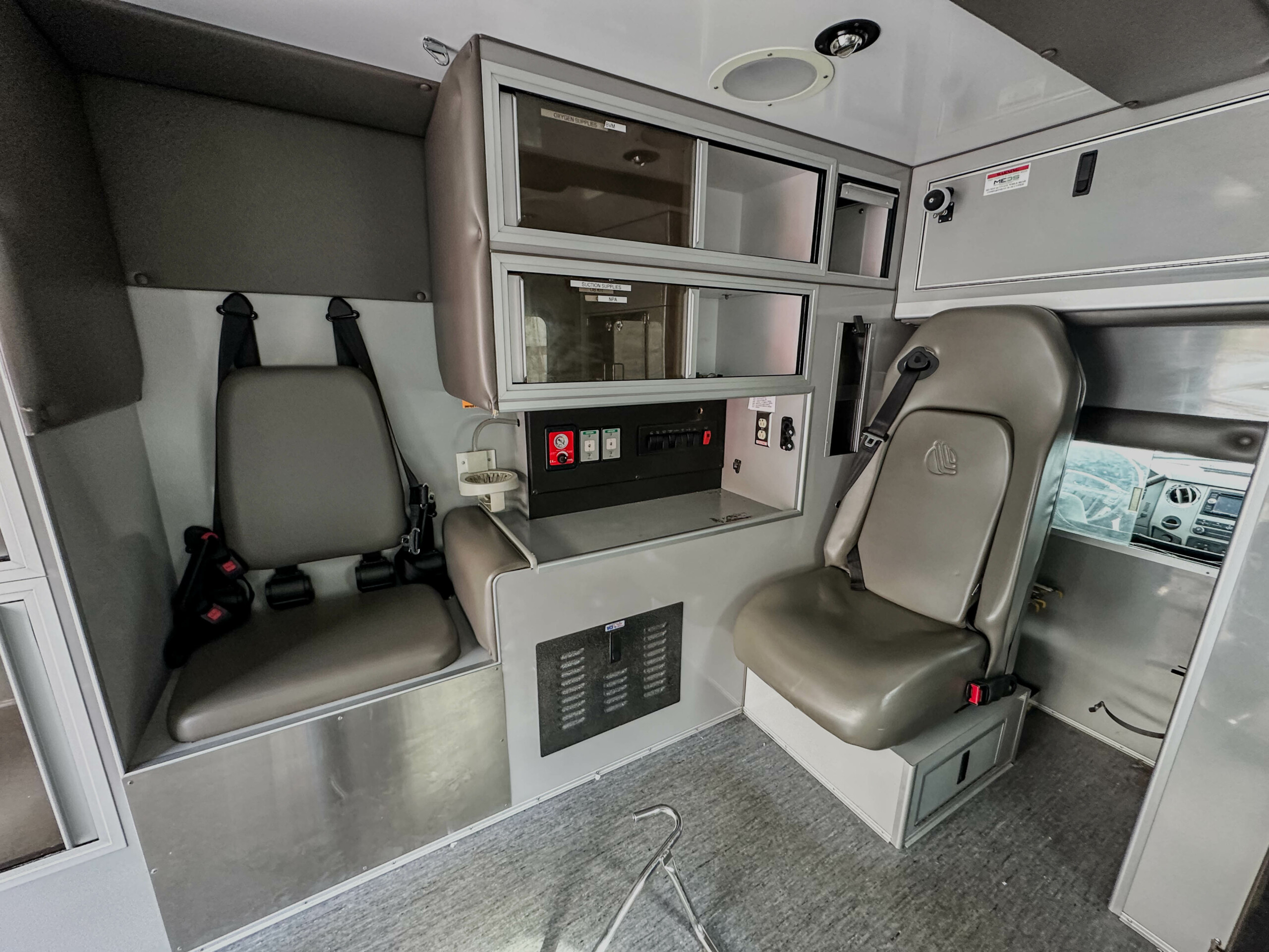 2014 Ford Type 1 AEV Ambulance_9_09676